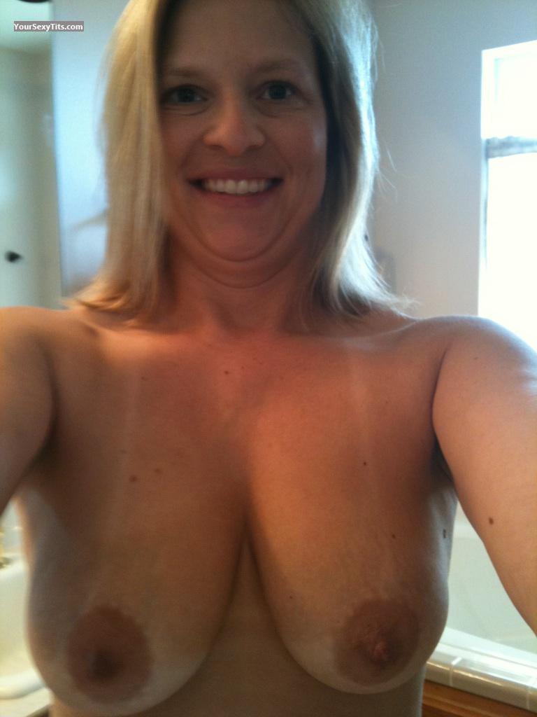 Girls With Odd Sized Tits - My Medium Tits (Selfie) - Topless American Girl from United ...